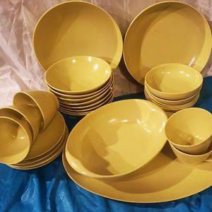 Vintage Avocado green melamine dishes